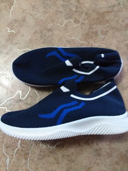 Продам детскую обувь