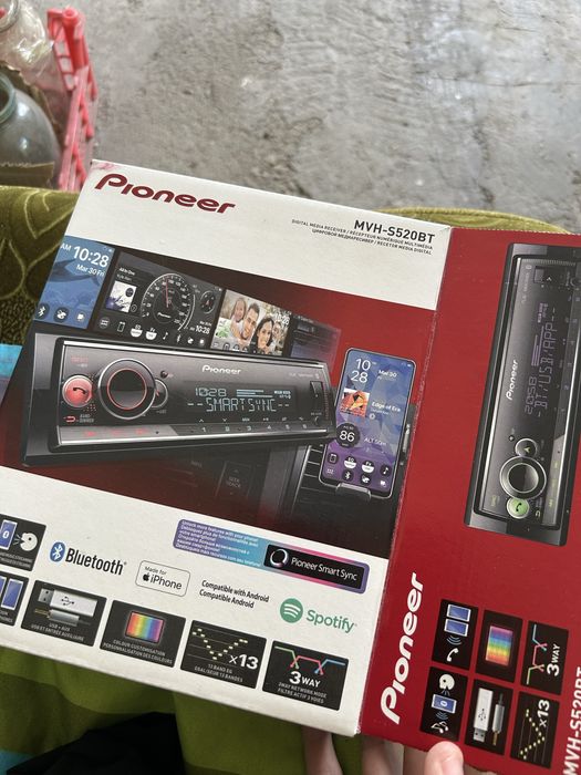 Продам магнитолу Pioneer MVH-S520BT 1DIN