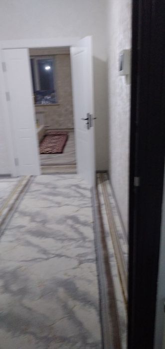 Guliston shahri yangi bozor yangi dom 2 xona balkonli.