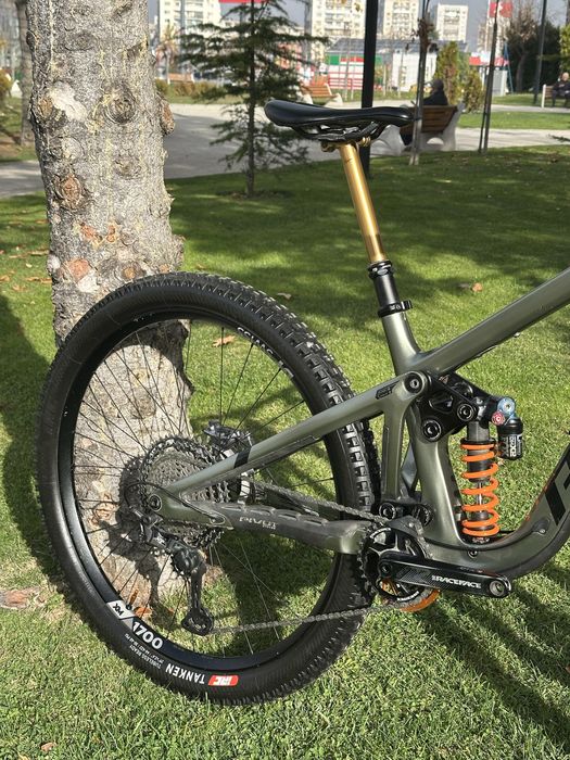 2024 Pivot Firebird 170mm 29“ Carbon