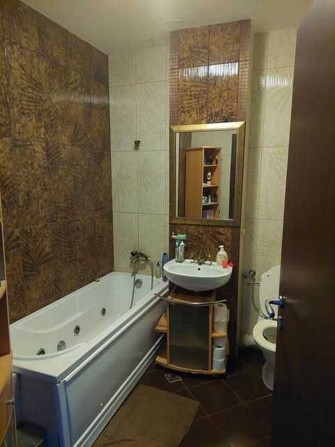 Vand apartament cu 5 camere in Marghita , Bihor