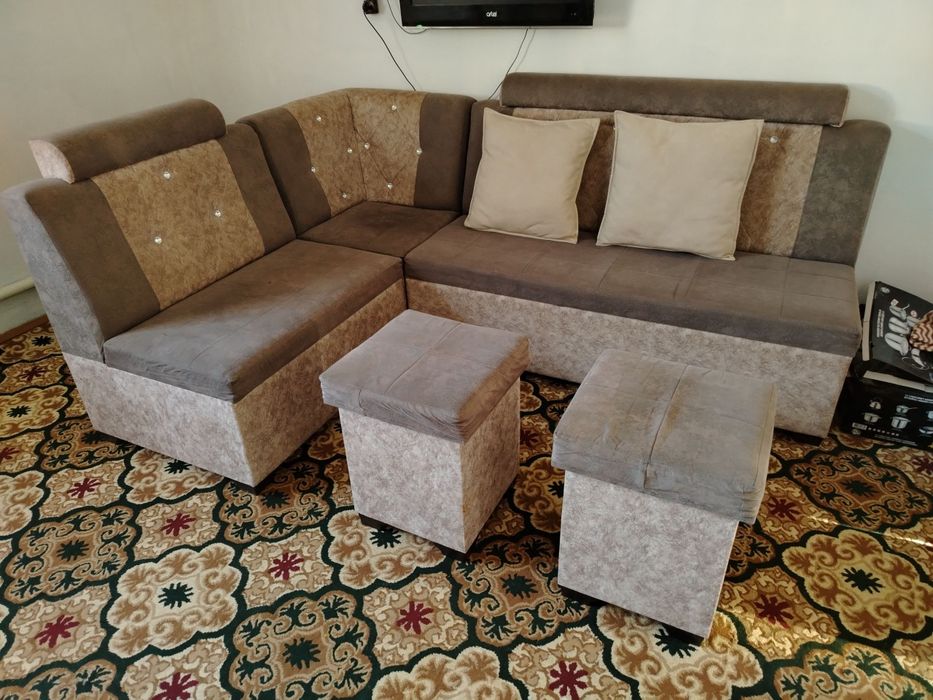 Уголок сатылады.