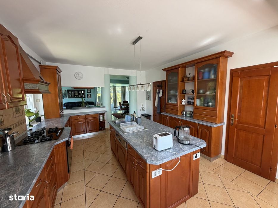 Proprietate Multifunctionala, Ideala Pentru Locuit Sau Investitie, Com
