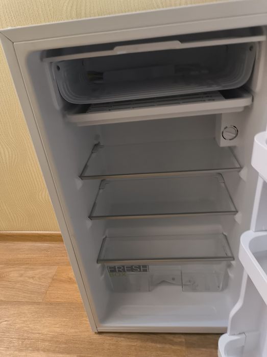 Холодильник Midea 85см новый!