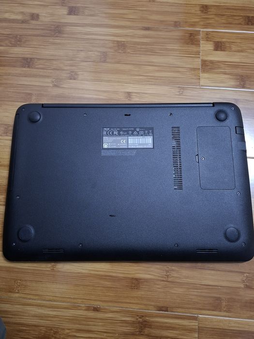 Laptop  ASUS X556UQ