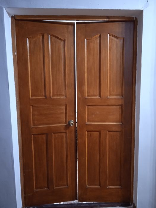 Деревянный двери 3000 тг
