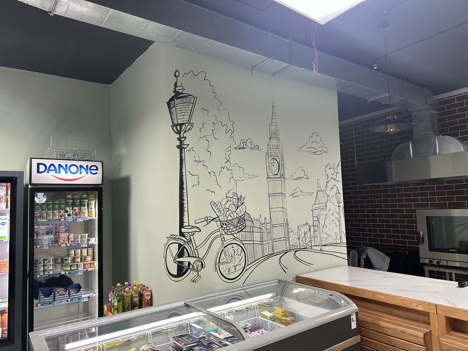 Художественная роспись на стене