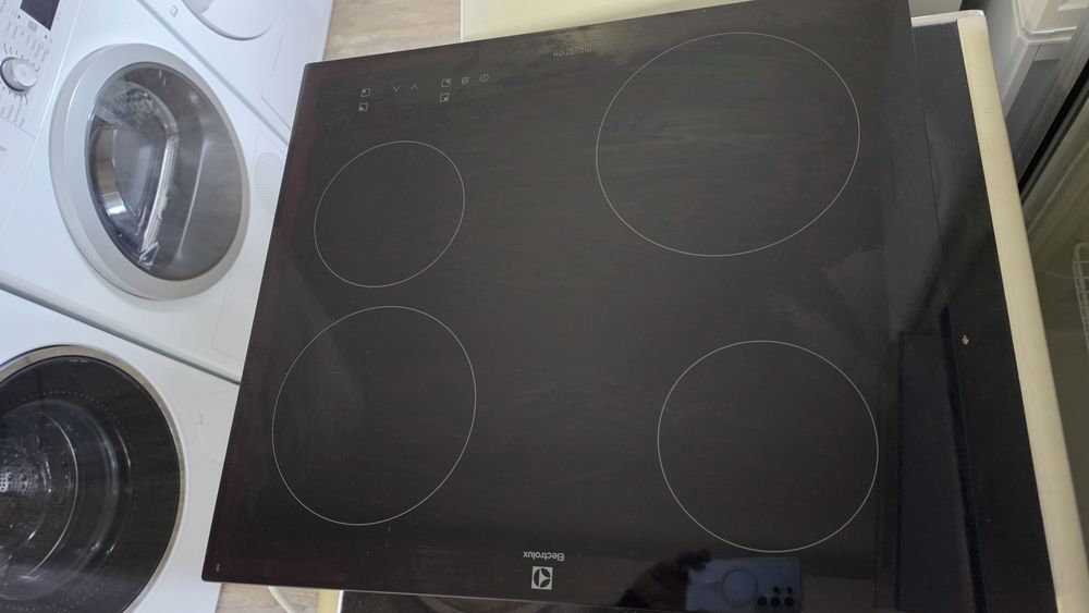 Плот за вграждане Electrolux induction