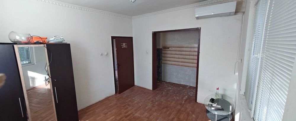 Продавам 2 етажа от къща Асеновград.