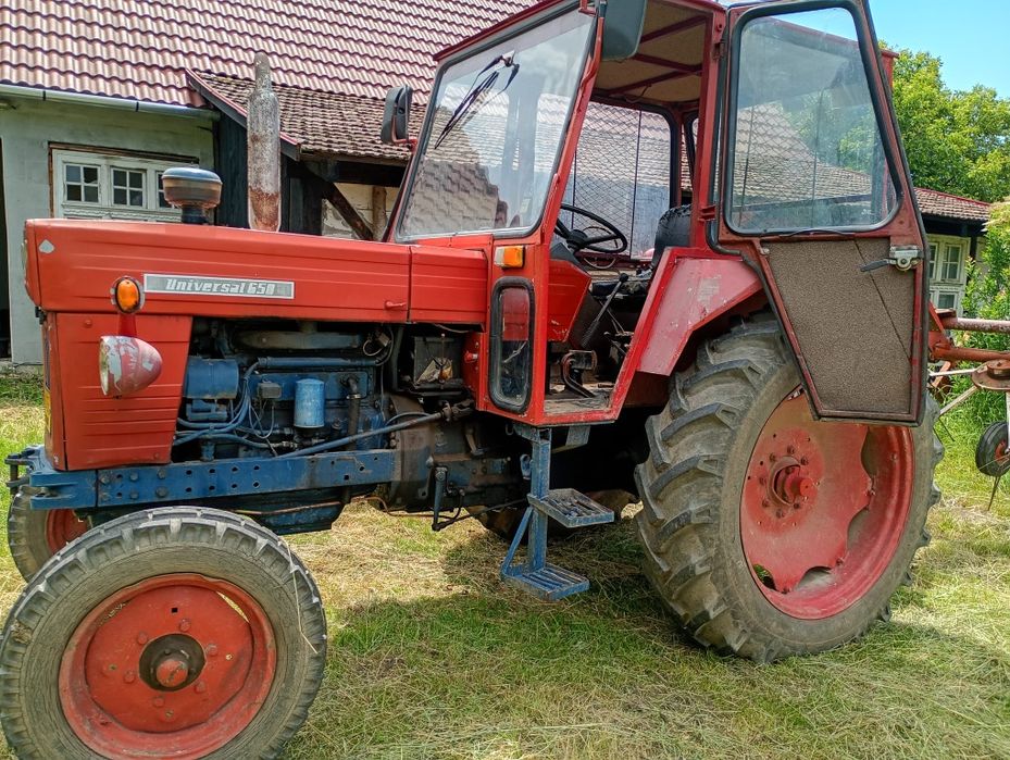 Tractor u 650.    .