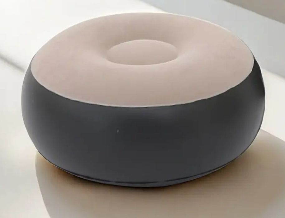 Продават се два футьола и таборедка за къмпинг и домът.