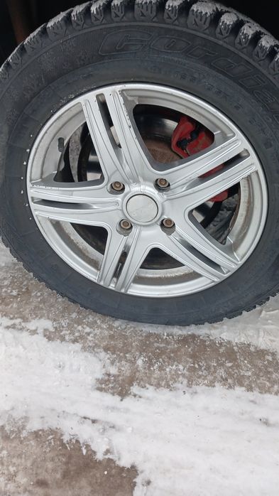 Продам митсюбиси лансер  по болтами