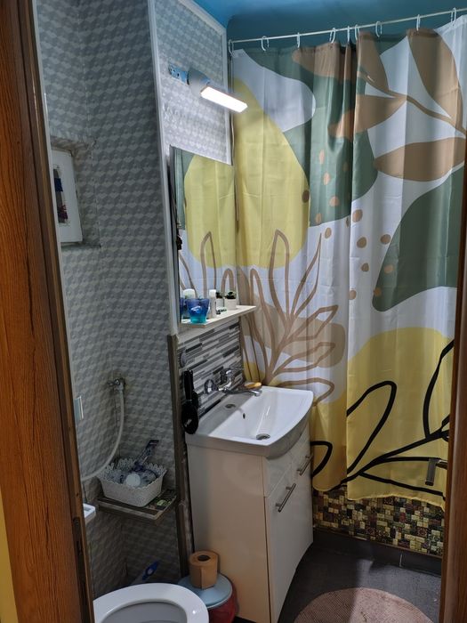 Vând apartament2camereMihai Bravu Bravu