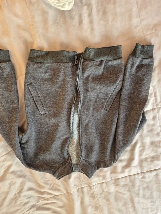 Отдам одежду разную