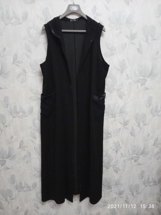 Длинная лёгкая безрукавка, размер 58.