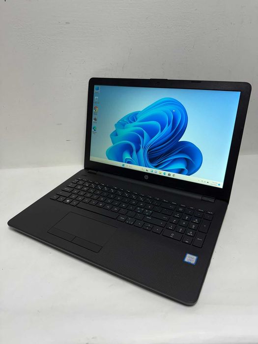 HP Laptop 15-FHD-Core i5-8250U 3.4 GHz-8GB DDR4-SSD 256Gb Win 11-4ore