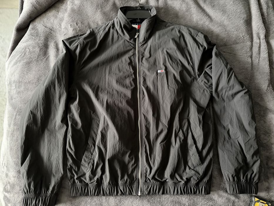 Tommy Jeans jacheta barbateasca antivant culoare neagra marimea L in stare foarte buna