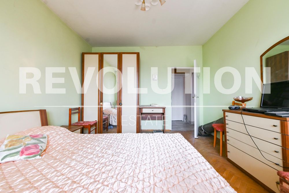 Тристаен апартамент в ж.к. Люлин 2