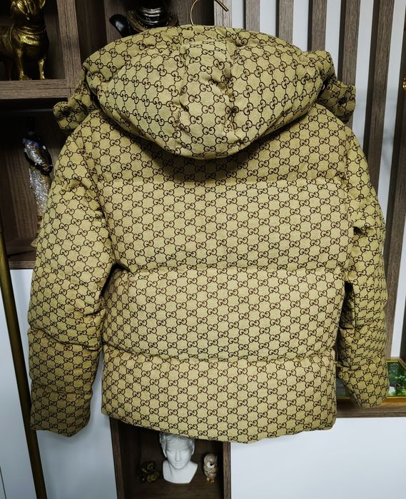 Oferta!! Geaca Gucci,calitate luxury,cititi va rog descrierea