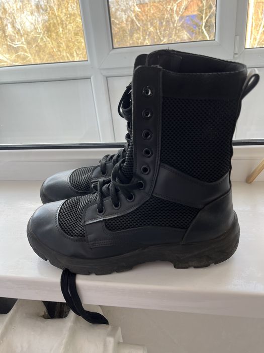 Продам берцы 41 размер летние