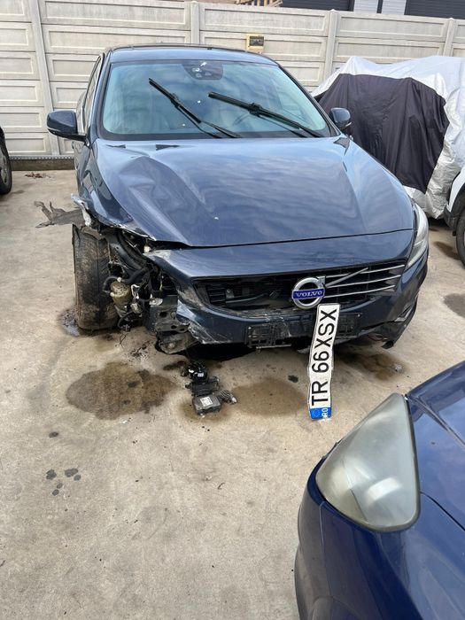 Vând Volvo V60, hybrid, 2.4