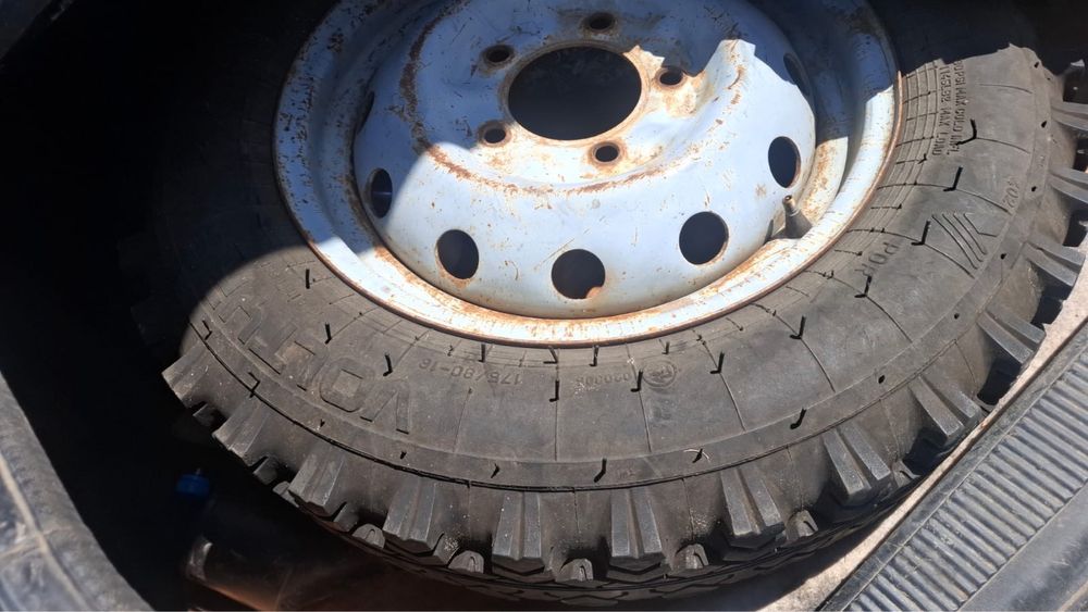 Шины летние 2 штуки летние.срочно