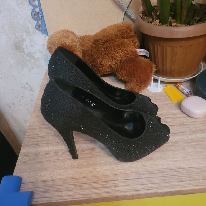 Женские туфли 37 р