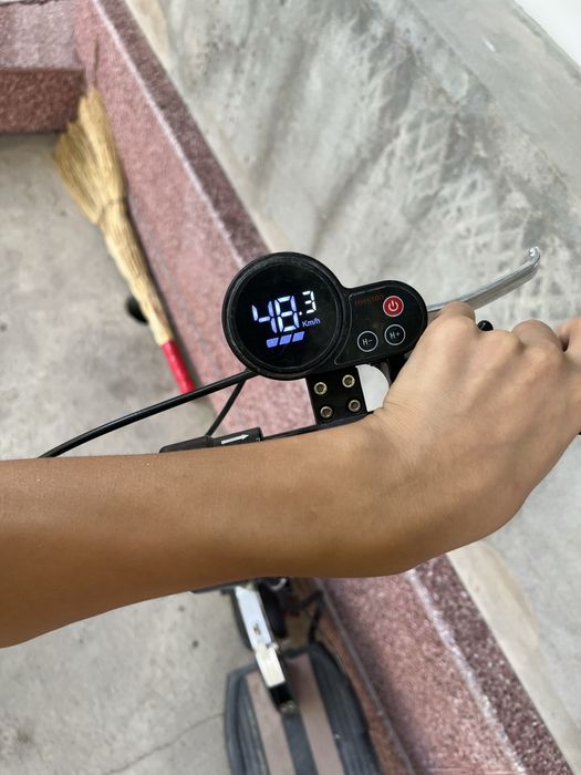 Kugoo m4 pro sotiladi