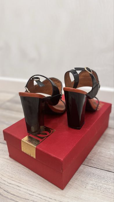 Продам красивые туфли