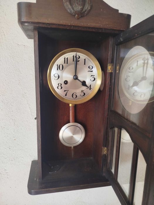 Стар стенен английски часовник