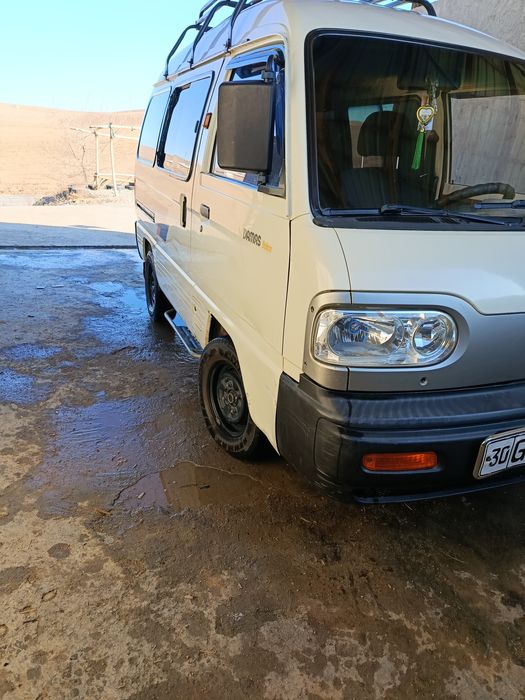 Mashina narmanli yaxshi haydalgan