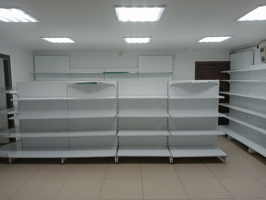 Продаю холодильник и ветрины