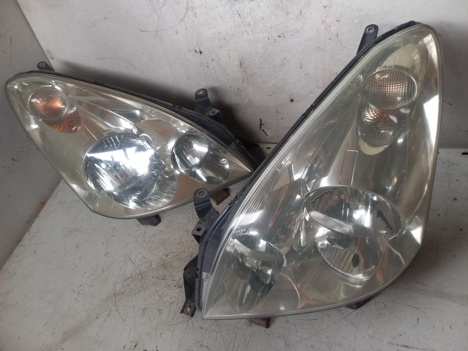 Фарове Toyota Corolla Verso