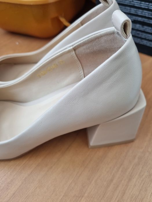 Туфли бежевые Lichi