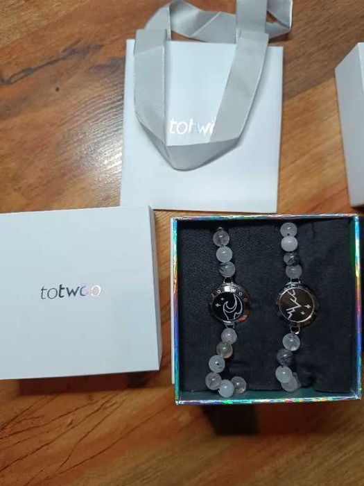 Различни варианти TOTWOO гривни за влюбени - Дизайнерска серия