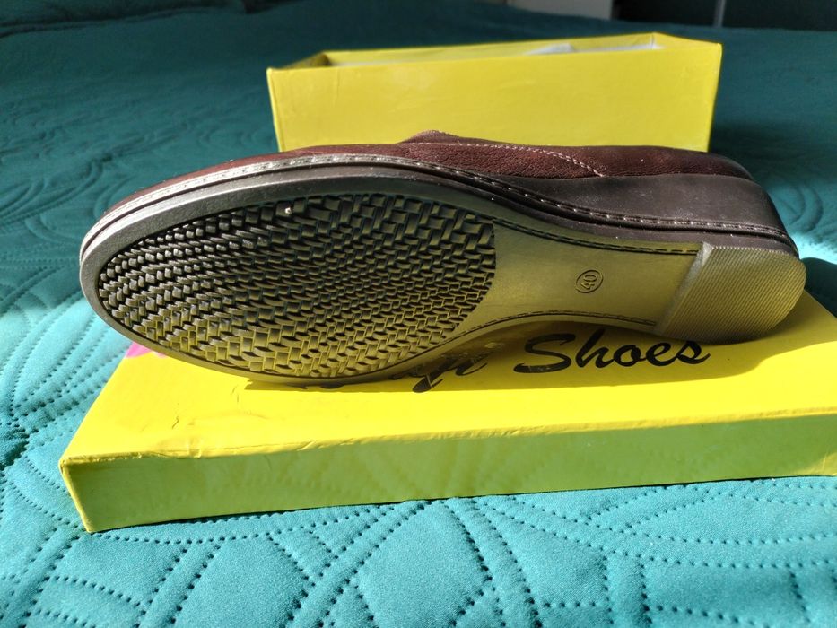 Продам туфли новые