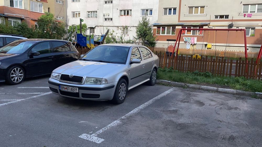 Skoda Octavia   2004,Motorizare  1,6 benzina, Cutie  Preț  2700 eur  negociabil,