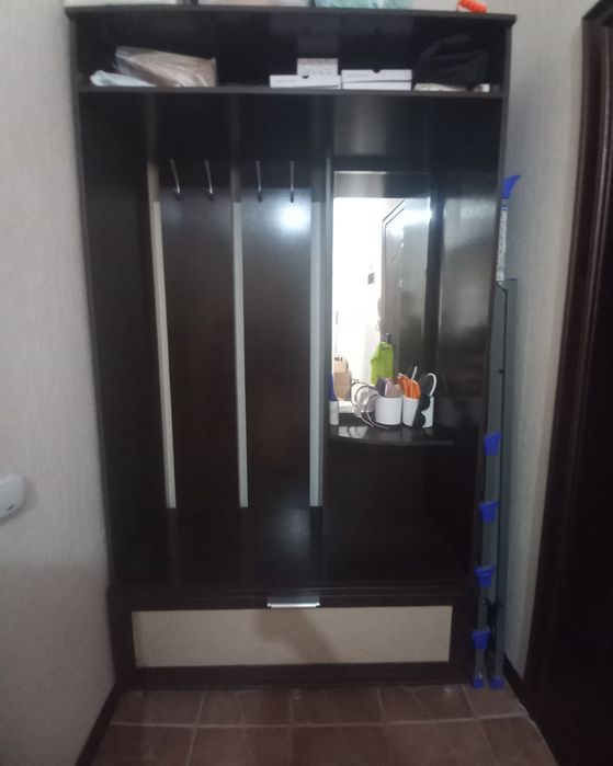 Продам шкаф прихожую
