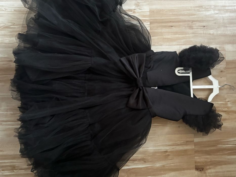 Продам ноаогодние платья