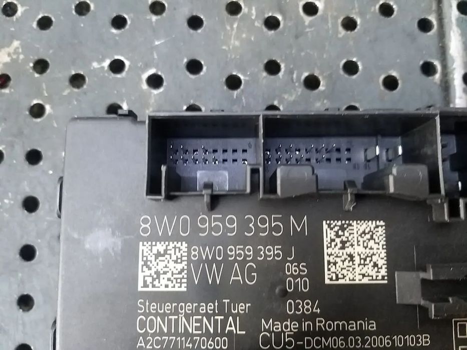 Modul calculator usa stanga spate audi a4 b9 8w 8w0959395m 8w0959395j