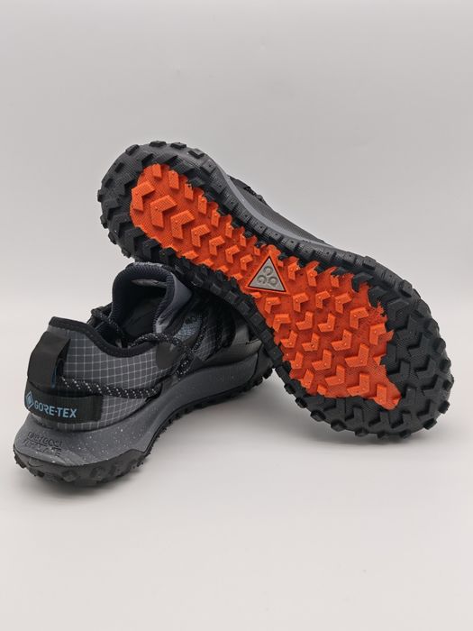 Nike ACG Mountain Fly Low