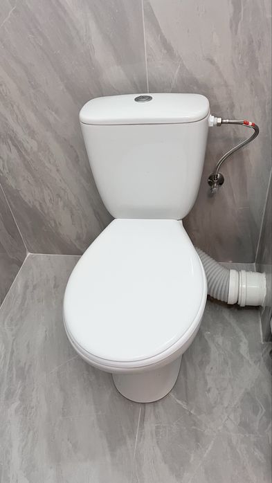 Vând WC nou complet!
