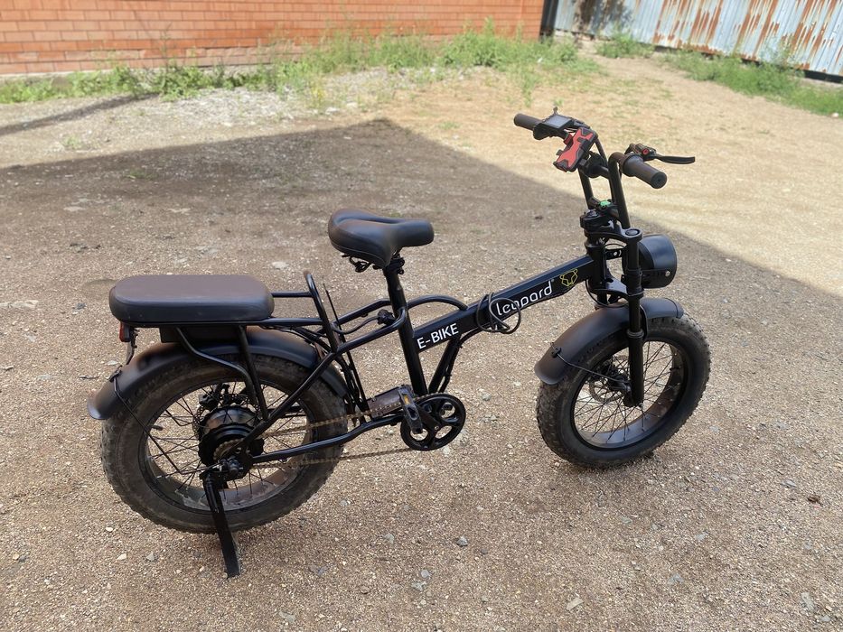 Leopard E-Bike (фэтбайк в мопедном стиле)