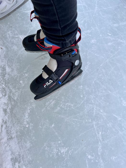 Patine Fila. 250 lei