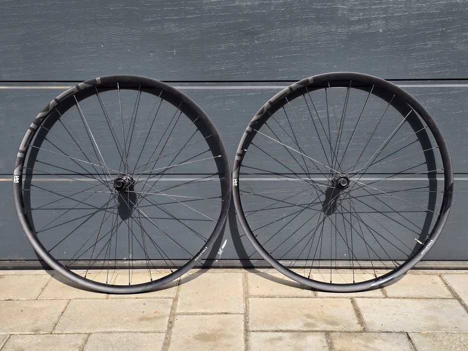 Vând roți pe 29" Newmen