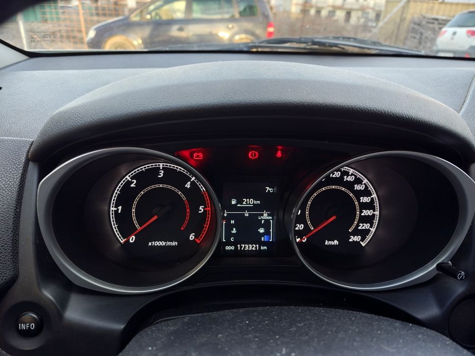Vând Mitsubishi ASX 1.8 DI-D  4WD cu Diferential Blocabil/ 2010 /  173.000 km / Trapă Electrica