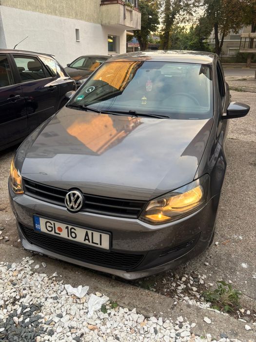 VOLKSWAGEN Polo