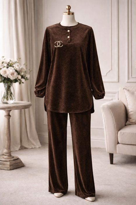 Ayollar Uchun Ikki Qismli Velur Kostyum