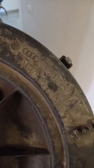 Корпус воздушного фильтра Audi 80 B4