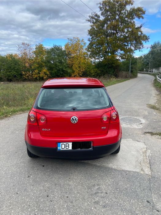 Vând golf 5 1.4 fsi sau schimb